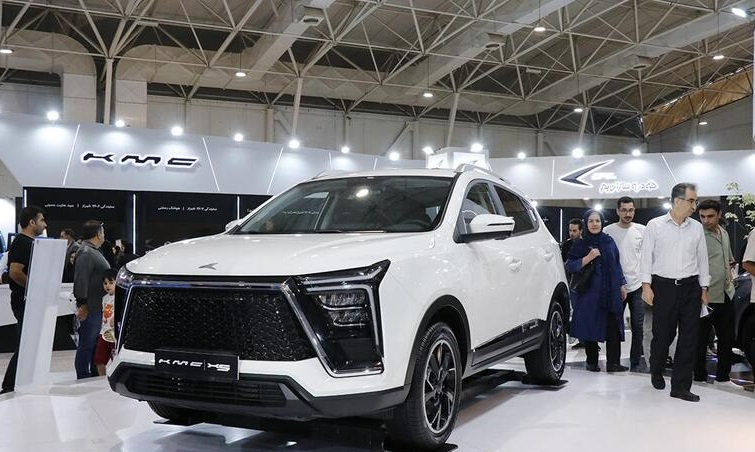 نگاهی به غرفه کرمان موتور در نمایشگاه خودرو شیراز / از اولین کشنده تولیدی تا محصولات جدید